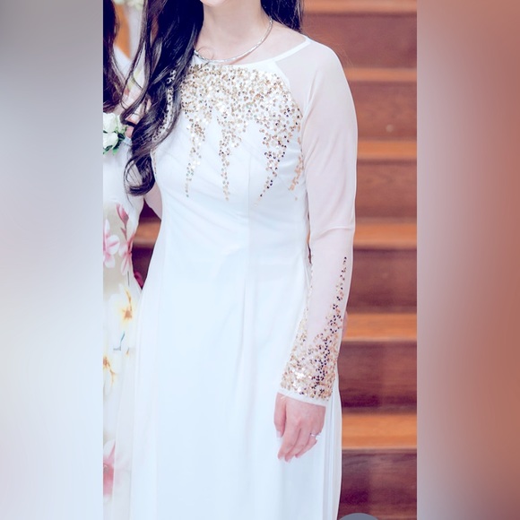 Vietnamese Ao Dai - Picture 4 of 4